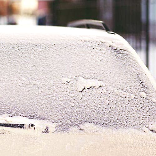 Простое решение проблемы замерзших автомобильных стекол зимой