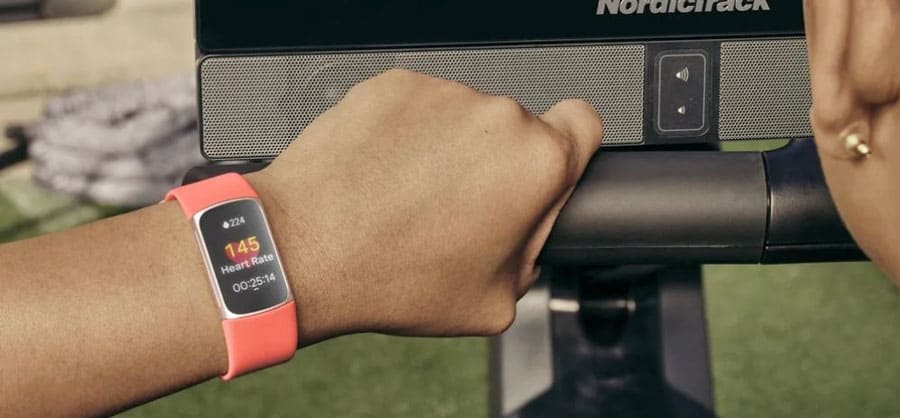 Fitbit Charge 6 станет спутником на каждой тренировке