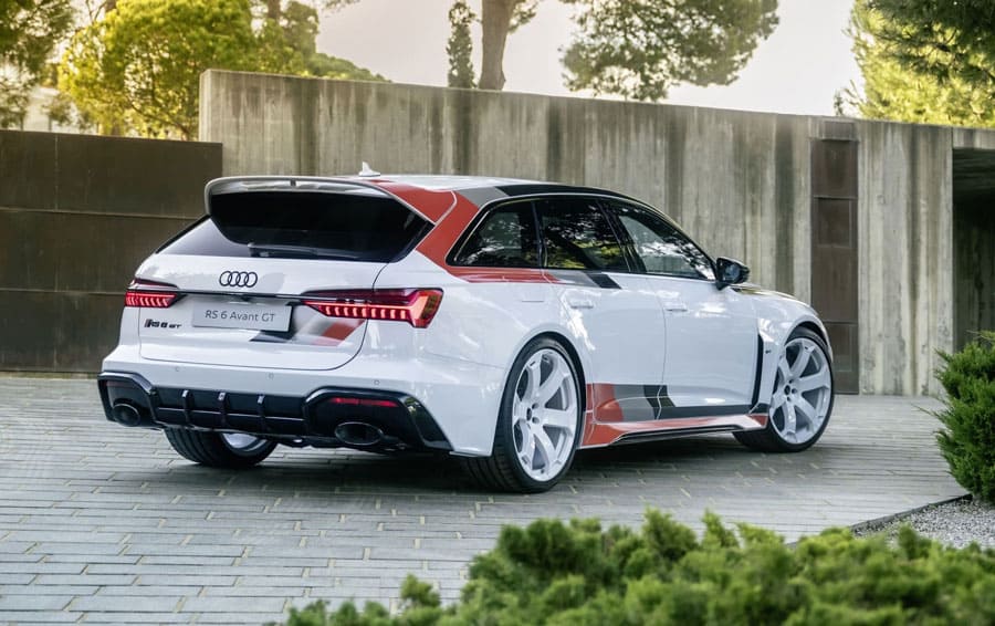 Дерзкий экстерьер Audi RS 6 Avant GT